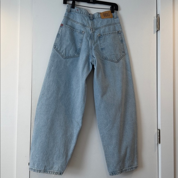 BDG Rih Extreme Barrel Mid Rise Light Blue Jeans, Sz 24 - Picture 5 of 11